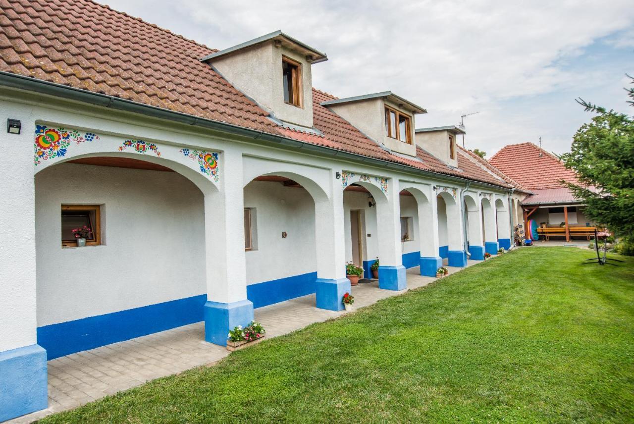 Malovany Dvorecek Dolní Dunajovice Екстериор снимка